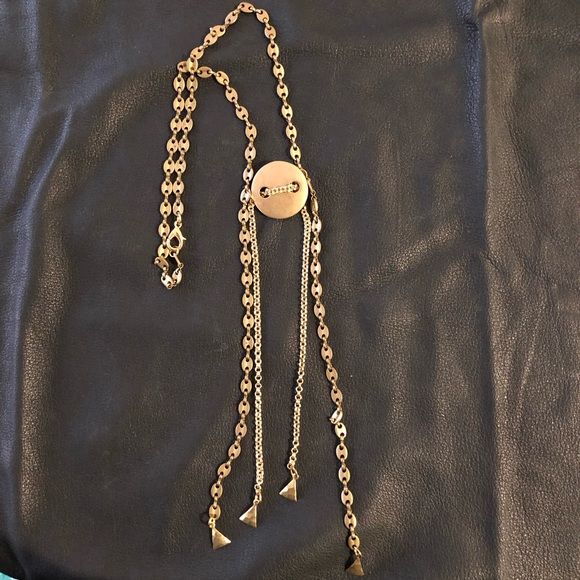 Modern brass bolo necklace w triangle charms - Picture 6 of 6